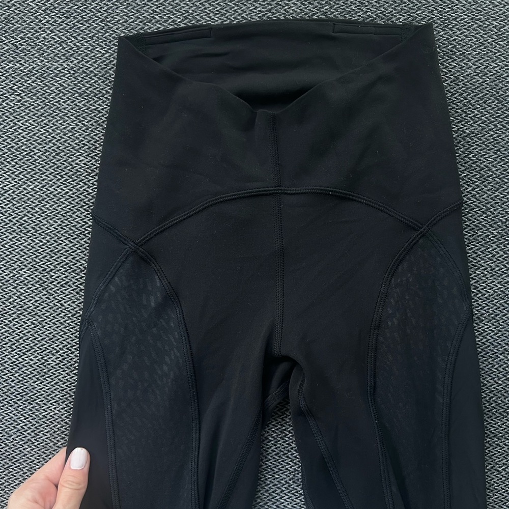 Lululemon Mesh Emboss InStill High Rise Tight